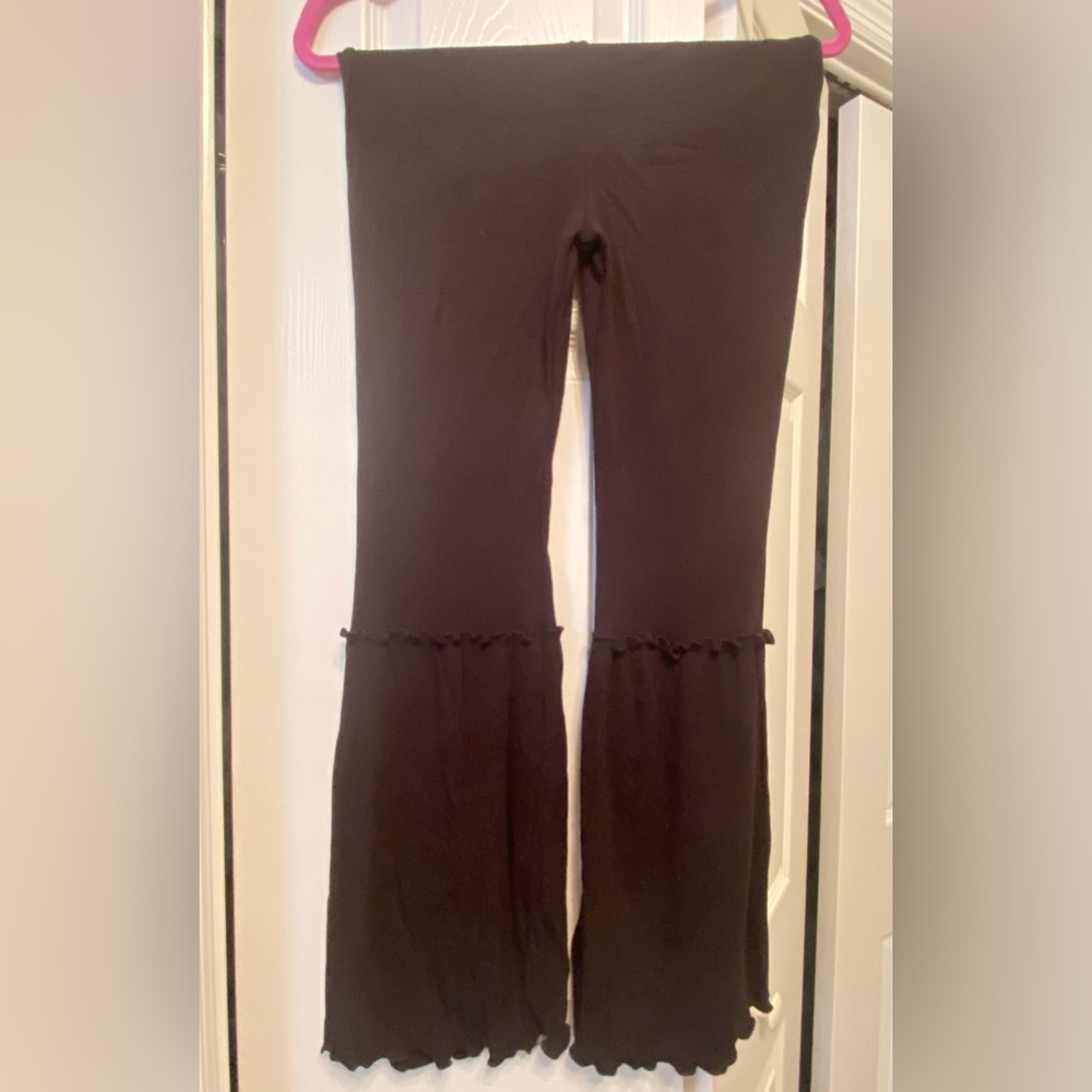 Girls L 10-12 ruffle bottom pants